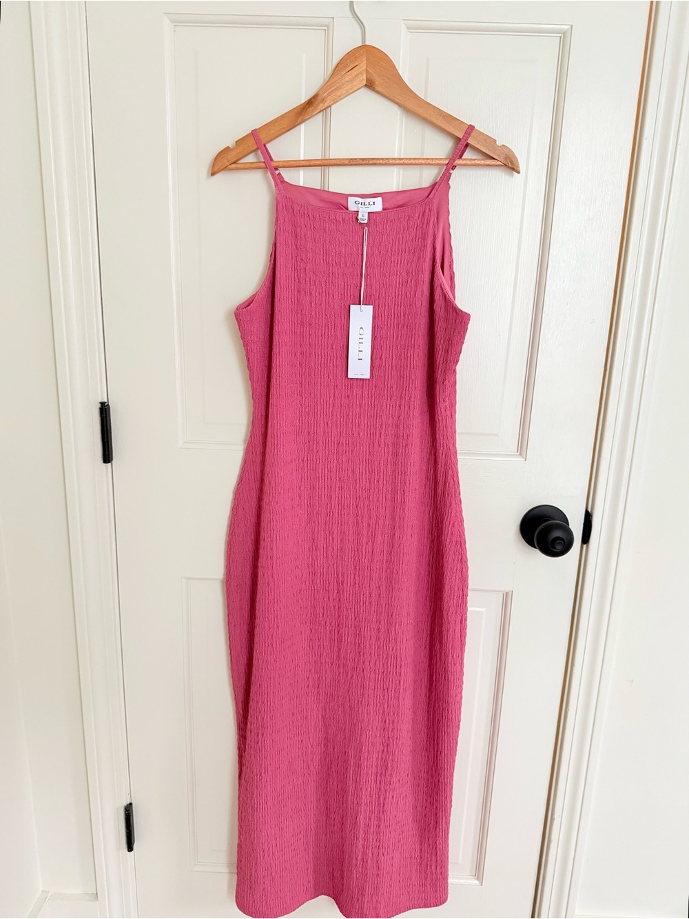 NWT Gilli Pink Textured Fitted Dress
